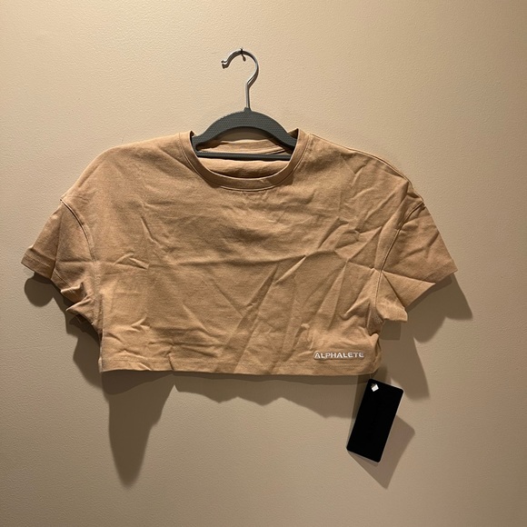 Alphalete Tops - Alphalete crop top